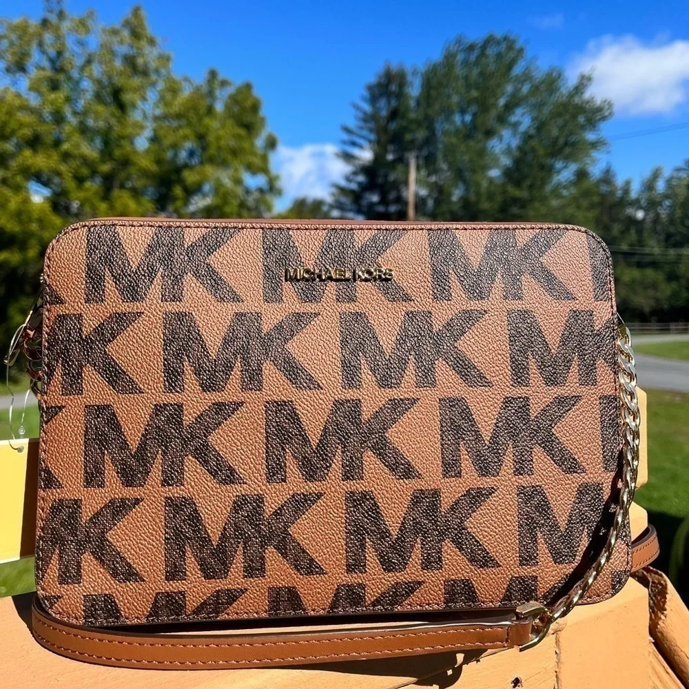 Michael Kors East West Crossbody Bag Logo Print Leather NWT - Picture 2 of 4